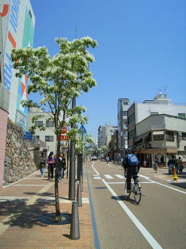 Hyuga-shi Station