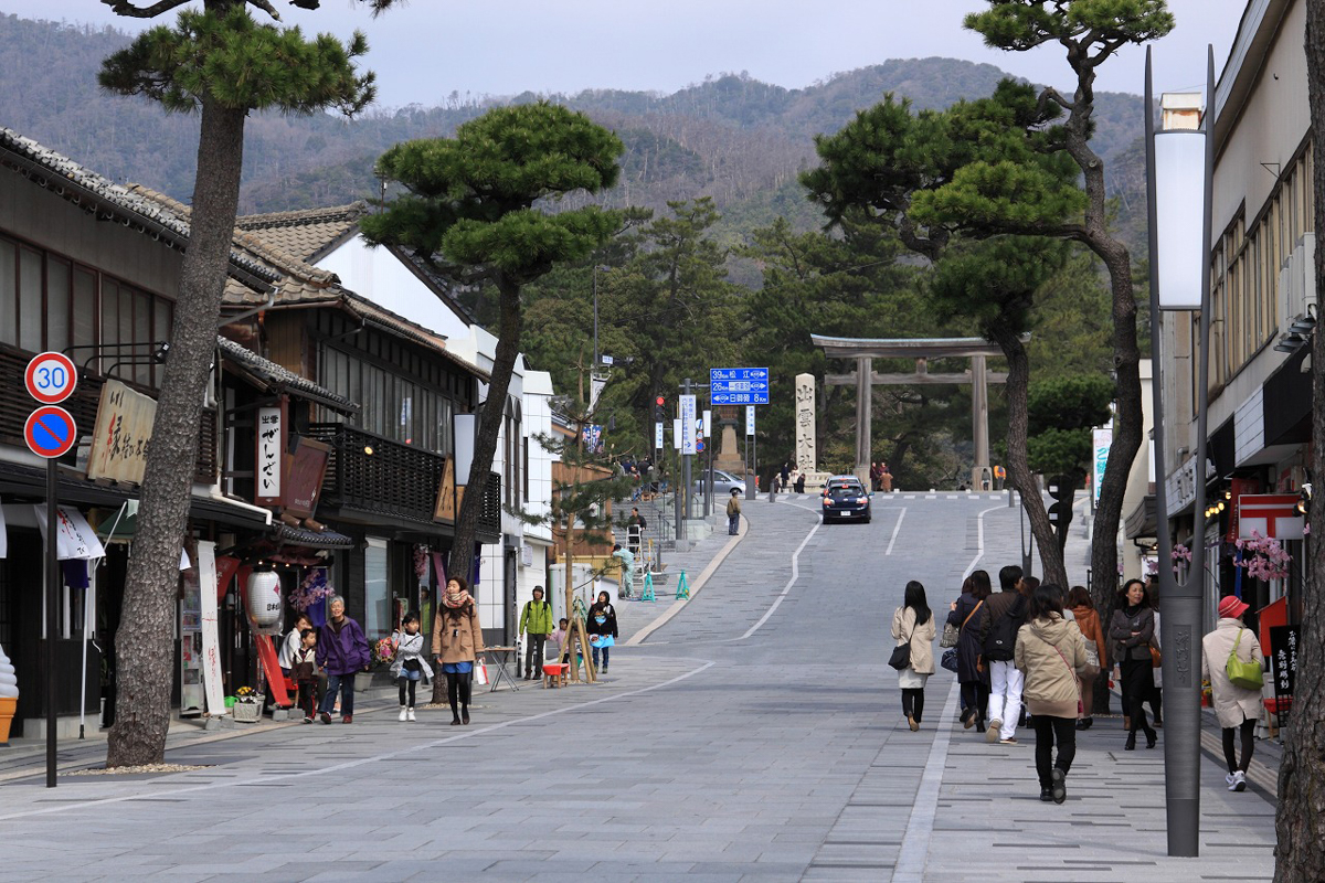 出雲大社表参道「神門通り」